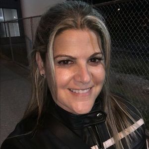 Meet your Posher, Dana